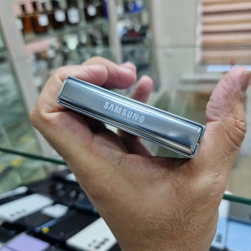 Samsung Flip5 2 Samsung Flip5 2