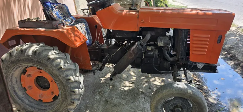 Traktor Chimgan 300 2