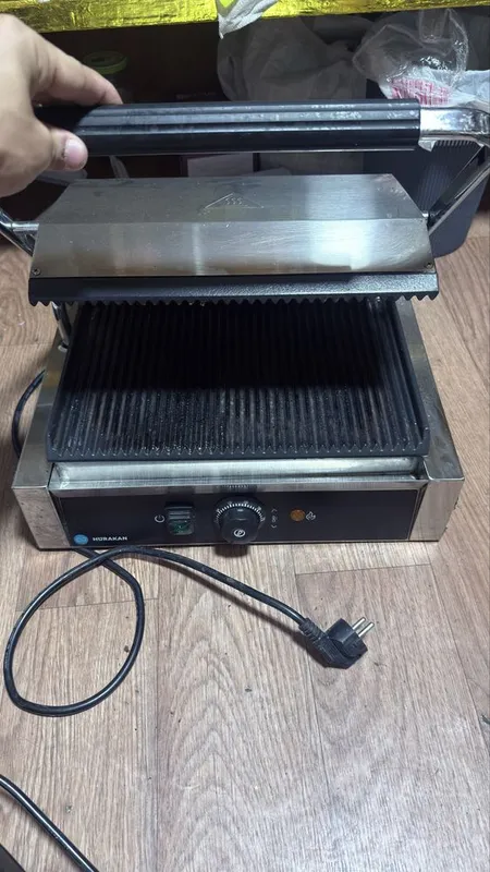 Toster aparat sotiladi