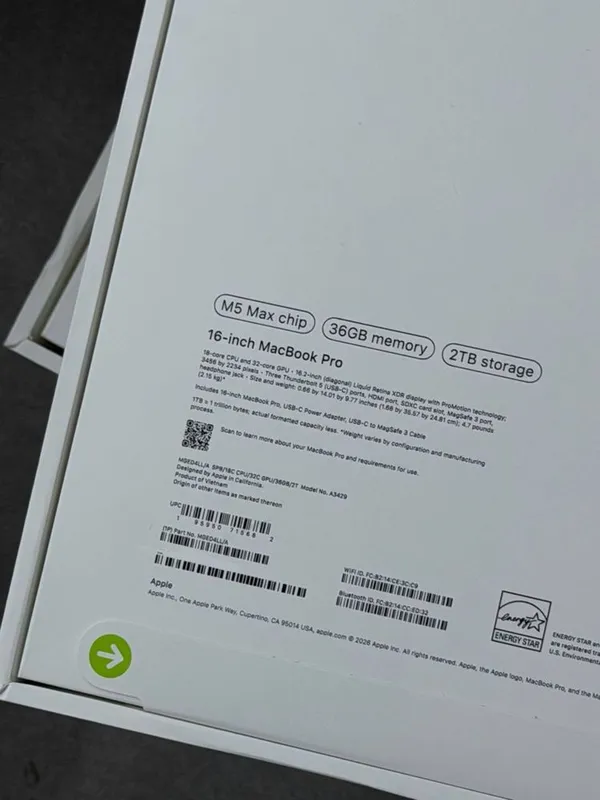 Macbook pro 16inch m5 max 36/2tb