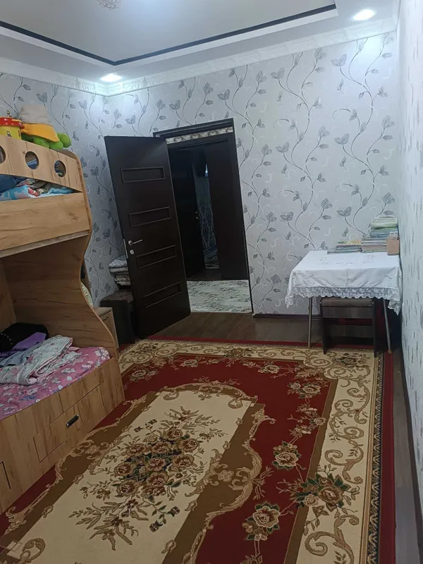 Chirchiq shahar saodat kóchasi 5etajli dom o'rta podezd 4 etaj 6 Chirchiq shahar saodat kóchasi 5etajli dom o'rta podezd 4 etaj 6