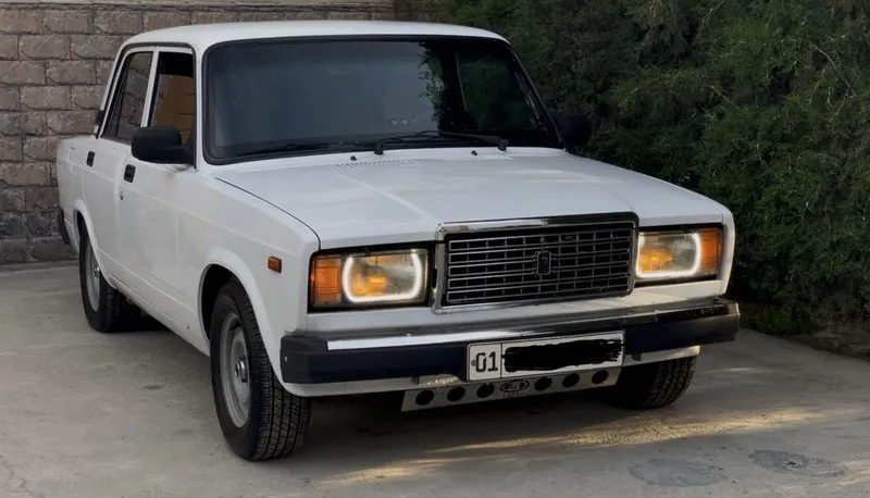 Vaz 2107 sotiladi 1 Vaz 2107 sotiladi 1