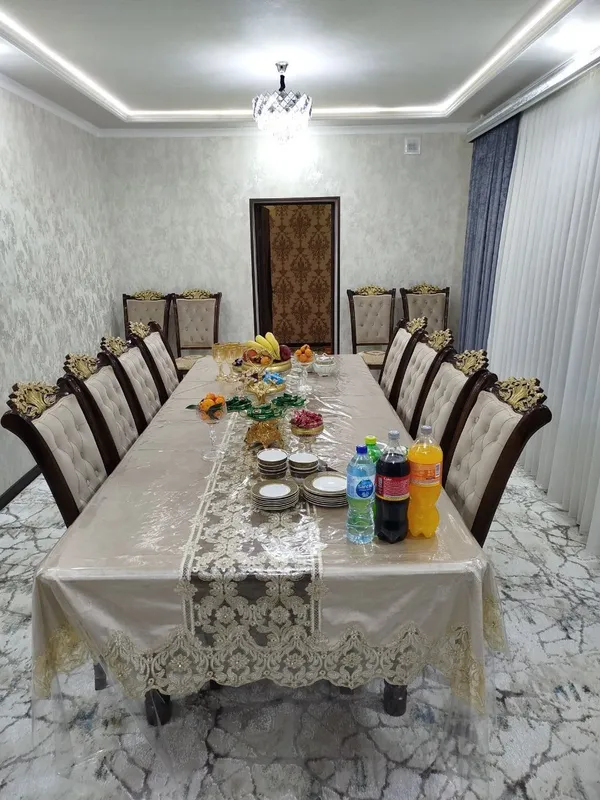 12 kishilik premium sifatdagi stol stul