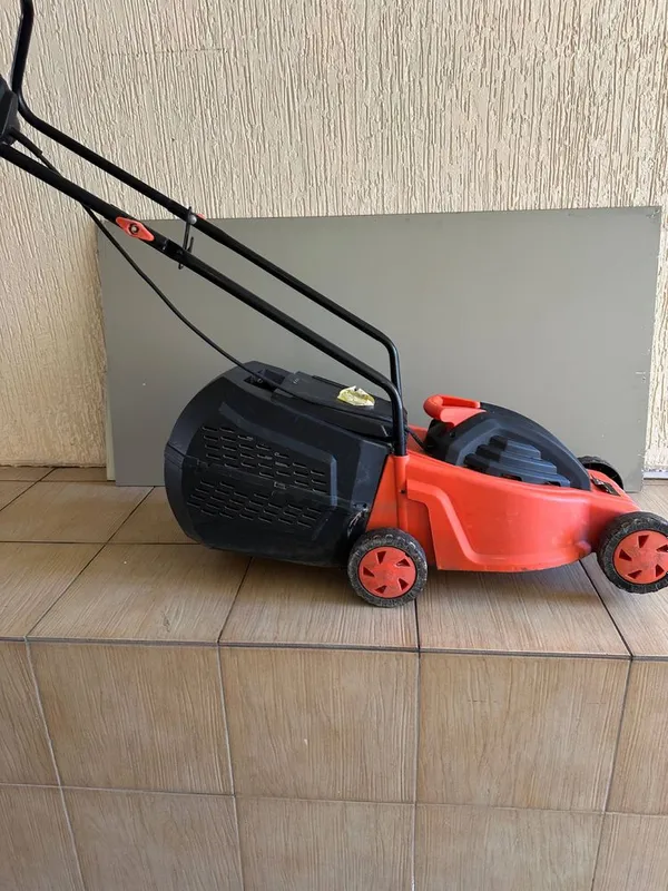 Продам Газонокосилку 2
