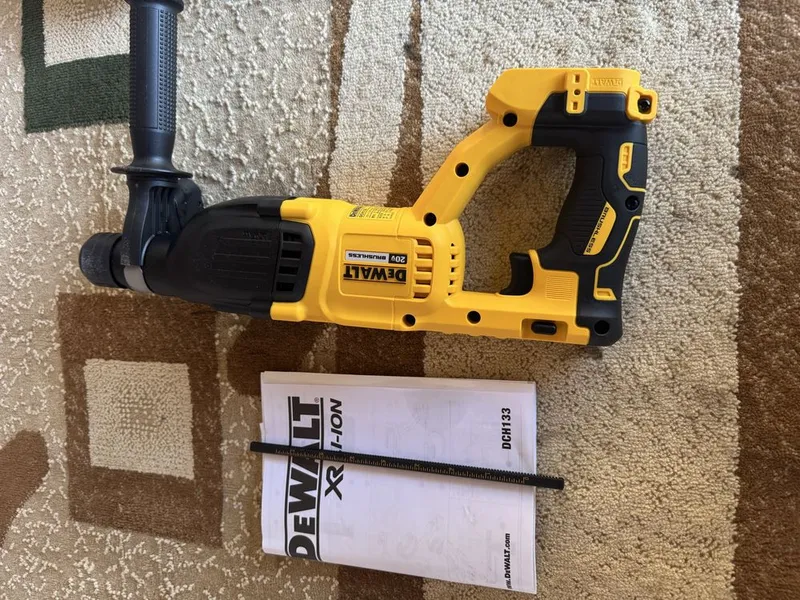 Перфоратор DeWalt DCH133 2 Перфоратор DeWalt DCH133 2