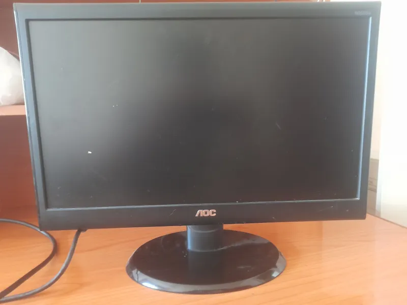 AOC N950Sw monitor 18.5" yaxshi holatda, kabeli bilan