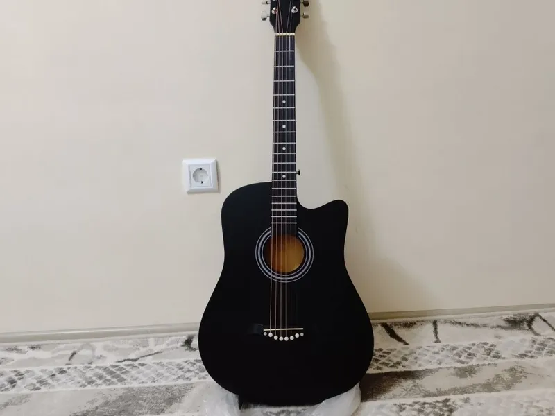 Gitara sotiladi tezda manzil Oʻrigzor bozor — фото 1