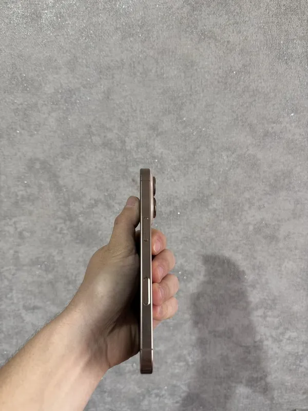 Iphone 16 pro — фото 2