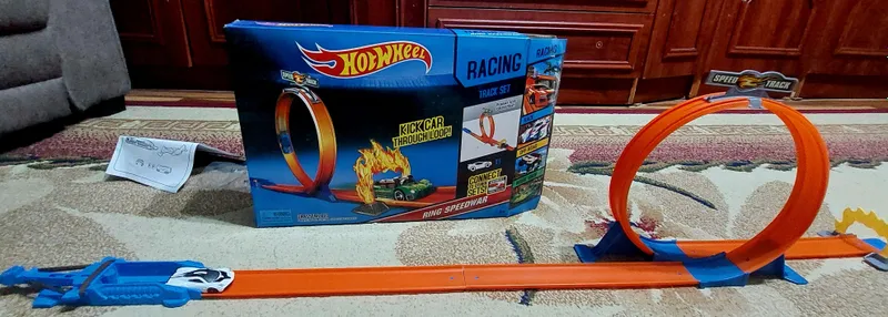 Hotwheel o‘yinchoq trekini sotaman, bitta temir bilan 2