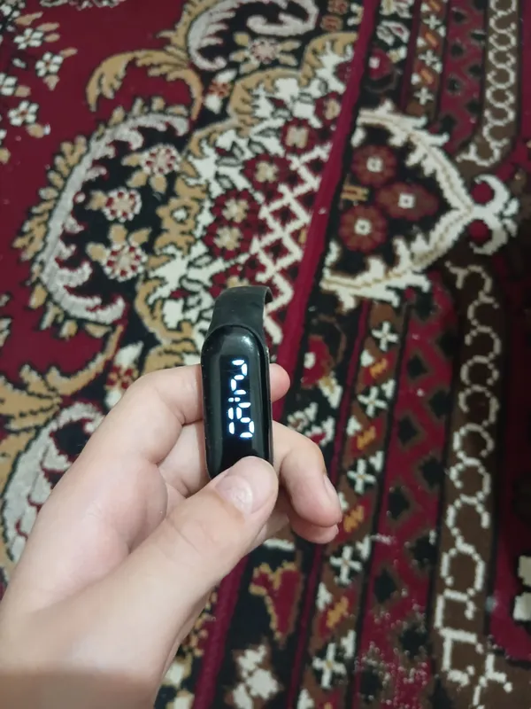 Rezinali remeshokli vaqtni ko'rsatuvchi soat 2