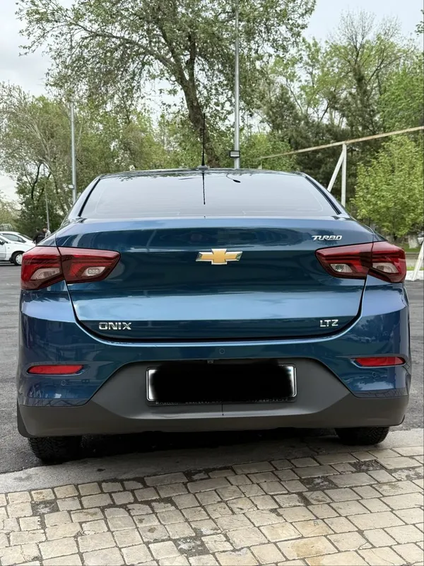 Продам свой chevrolet onix 4 позиция Ltz АКПП турбо! 5
