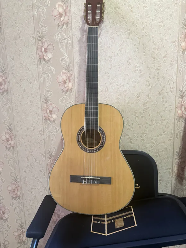 gitara sotiladi yangi holati 1 gitara sotiladi yangi holati 1