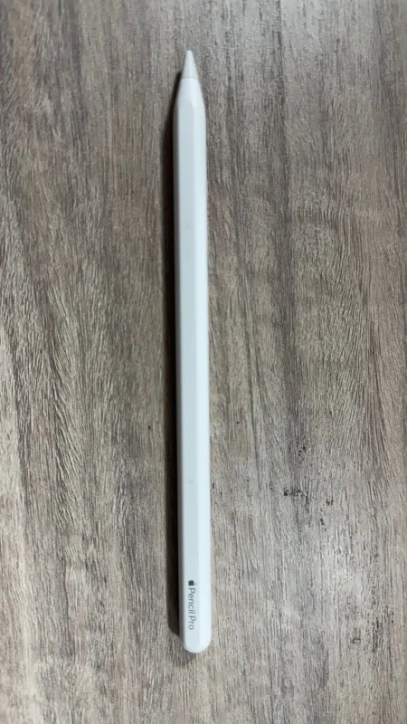 Apple iPad Pro M4 / Apple Pencil Pro / Keyboard 8