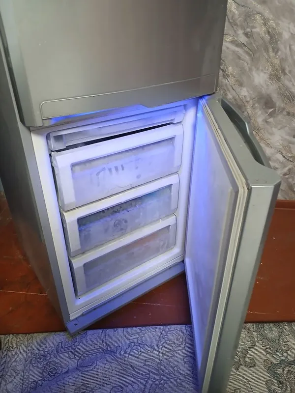 SAMSUNG NoFrost sensr, invertr, vazdushni hni, xaladelnik sotiladi — фото 1