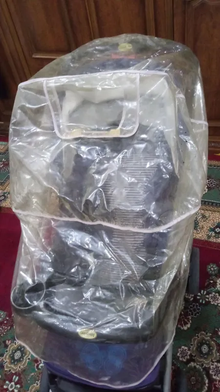 bolalar kalyaskasi sotiladi holati yaxshi 5