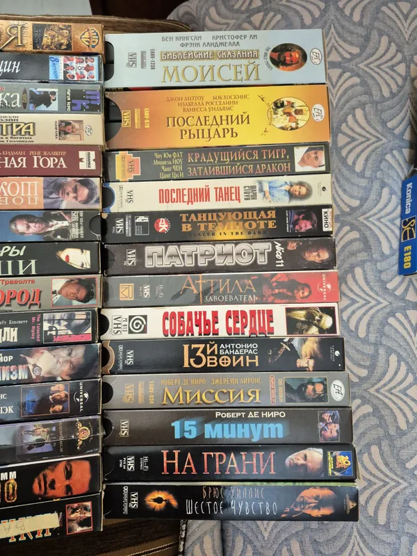Filmlar yozilgan videokassetalar 6