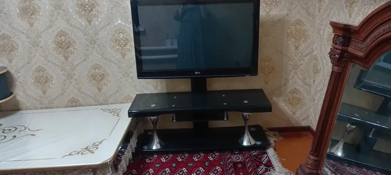 Televizor va postafka narxi 4000000 yengi 1