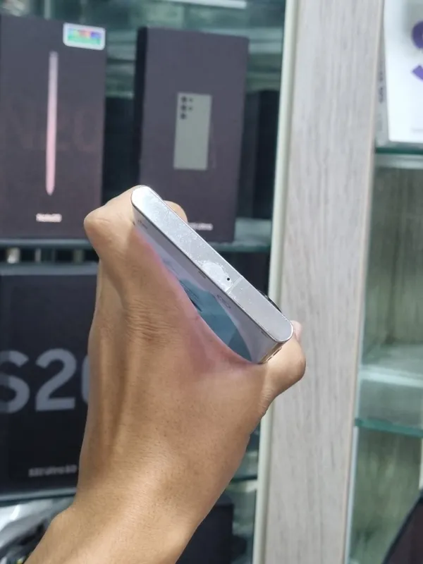 Samsung S22 ultra Narxi 400$ 3
