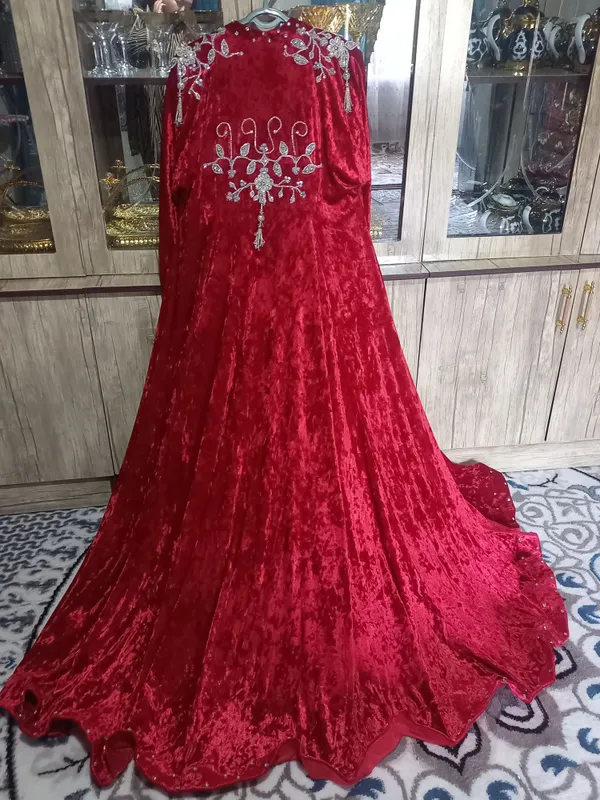 Kechki bazm va Kelinlar uchun oqshom libosi — фото 1