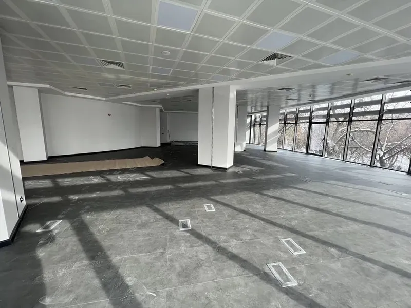 Аренда офисного помещения 1200 кв.м в новом бизнес-центре, Мирзо-Улугбекский район, Ташкент — фото 2