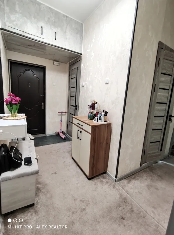 Продажа Евро однушка Дустлик 1 44м² Балкон 2х6 Продажа Евро однушка Дустлик 1 44м² Балкон 2х6