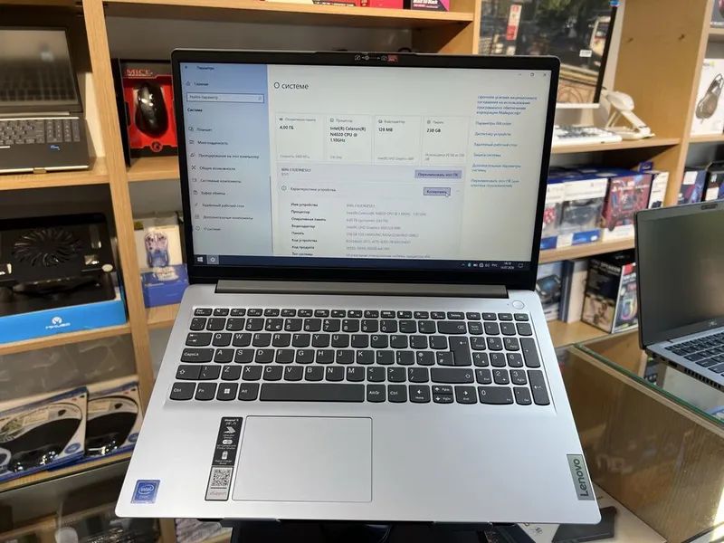 Lenovo Celeron N4020 | 4GB | 256GB SSD | 15.6” 1 Lenovo Celeron N4020 | 4GB | 256GB SSD | 15.6” 1