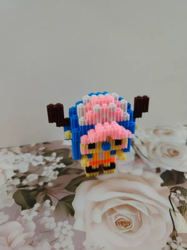Yig‘ilgan Lego o‘yinchoqlari. Narx bittasi uchun 3 Yig‘ilgan Lego o‘yinchoqlari. Narx bittasi uchun 3