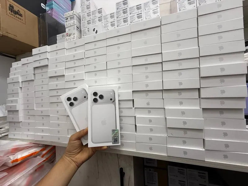 Iphone 17 pro max 256 silver sim + ESim Iphone 17 pro max 256 silver sim + ESim