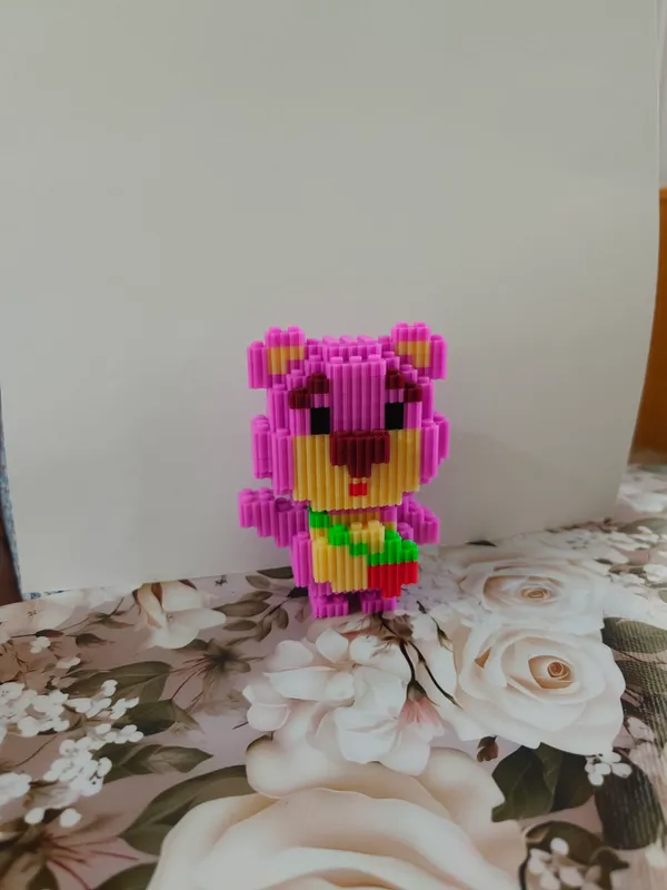 Yangi yig‘ilgan Lego figuralari. Narxi bitta uchun 3 Yangi yig‘ilgan Lego figuralari. Narxi bitta uchun 3