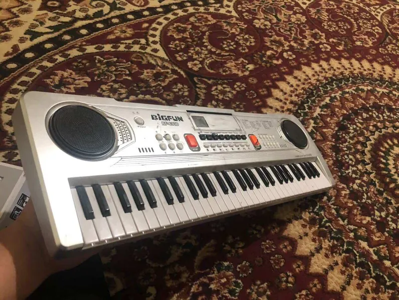piyanina sentezator Yahshi ishlaydi narx 250 ming — фото 2