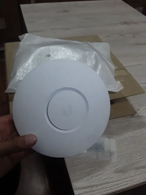 Internet tarqatuvchi qurilma