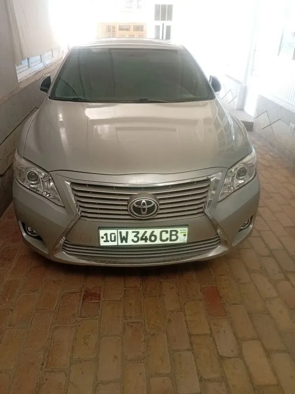Tayota camry sotiladi 1