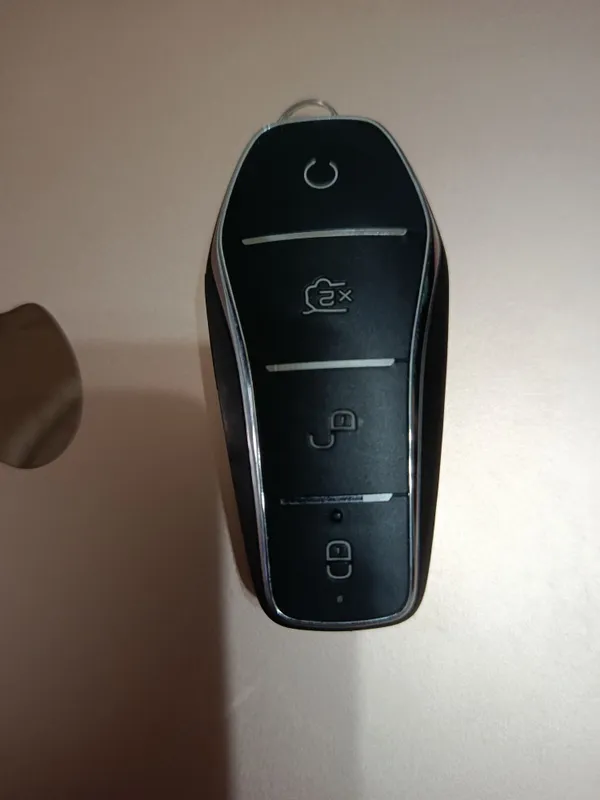 Ключ пульт от автомобиля BYD 1 Ключ пульт от автомобиля BYD 1