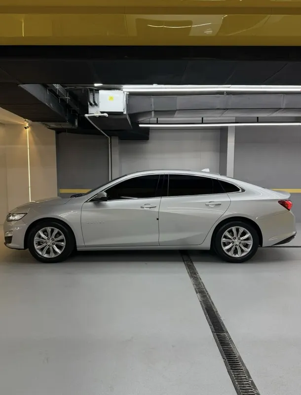 Продам Malibu 2 Premier серебристого цвета — фото 2