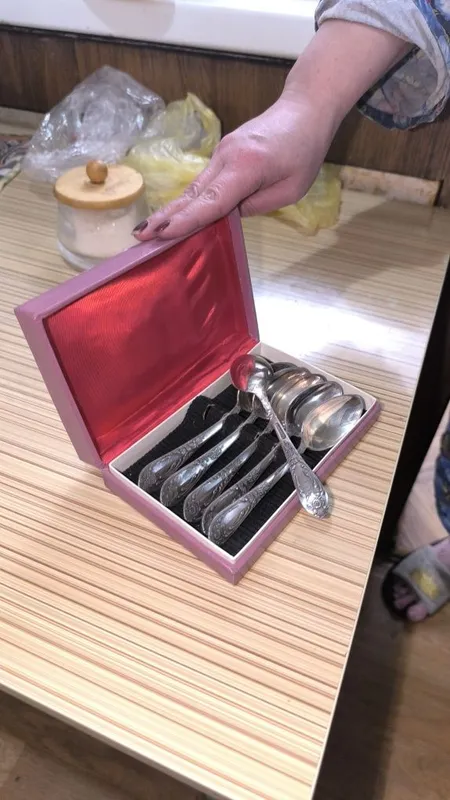 Ложки мельхиоровые.