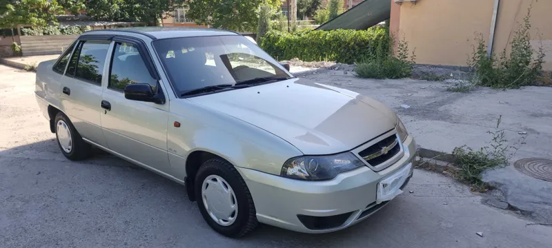 автомобиль Нексия 2 4