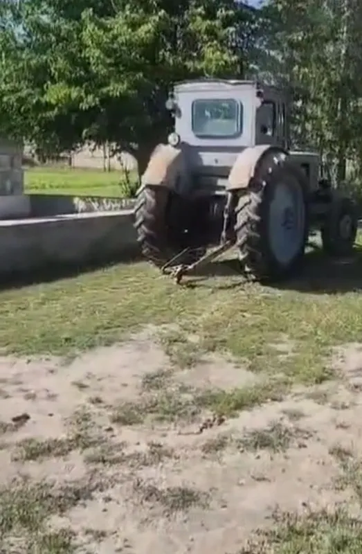 T40 4x4 peridogi bor traktor sotiladi narxi 22mln 1
