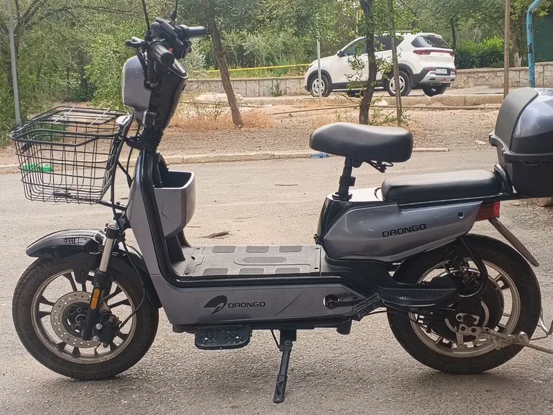 Skuter sotiladi elekticheskiy