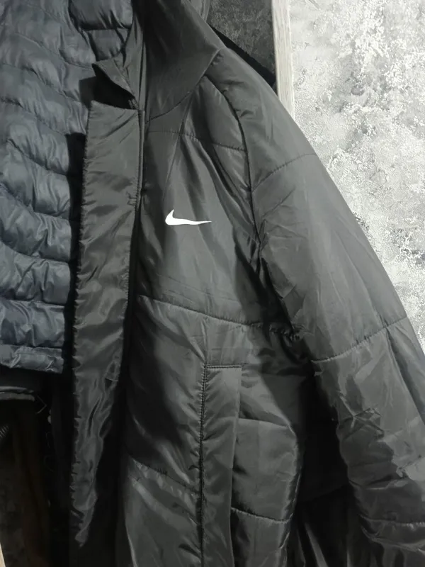 Nike длинная мужская куртка продается, без дефектов . Оригинал.