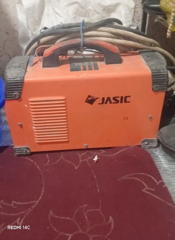 Svarishni aparat jasic 380-220volta ishledi. Holati idial