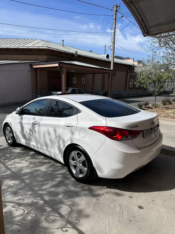 Hyundai Elantra GLS — фото 2