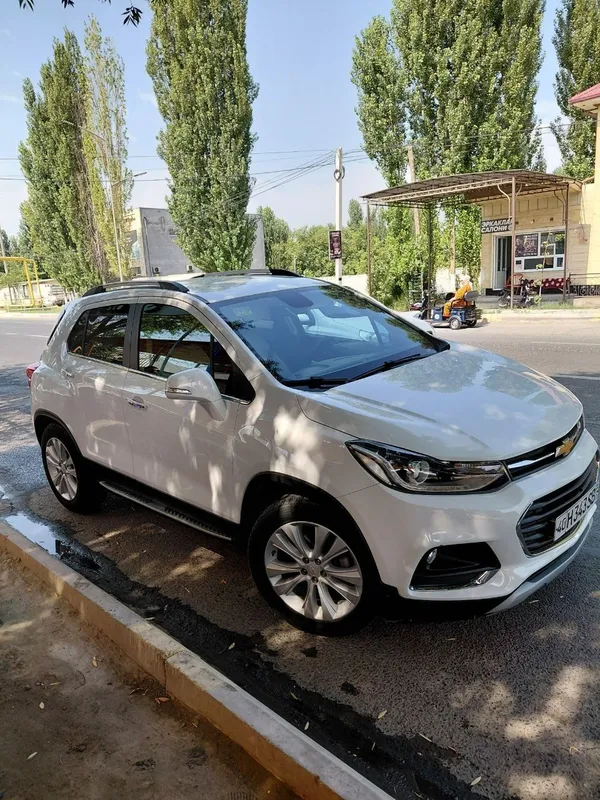 Chevrolet Tracker 3 4