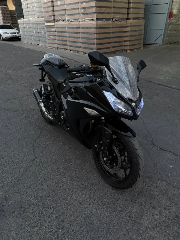 Абсолютно новый Kawasaki Ninja 250cc ABS 2 Абсолютно новый Kawasaki Ninja 250cc ABS 2