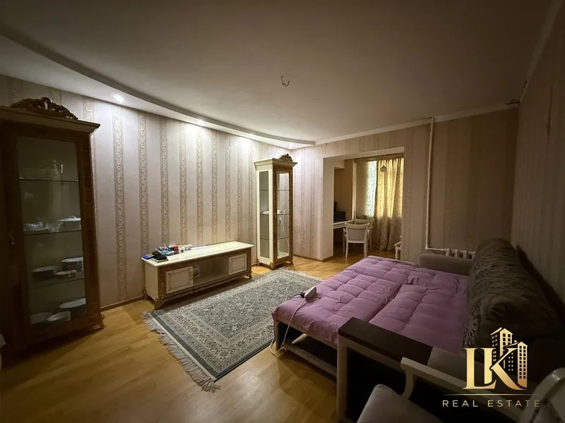 Продаётся 4-комнатная квартира, 87 м², 3/4, метро Гафура Гуляма — фото 5