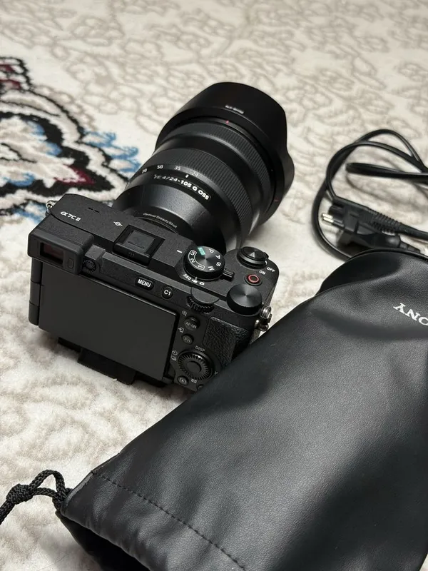 Sony a7cii + объектив 24-105 + 2шт батарейка + зарядка + штатив 1 Sony a7cii + объектив 24-105 + 2шт батарейка + зарядка + штатив 1