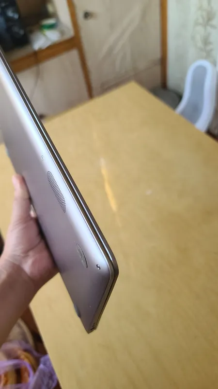 Asus Zenbook UX330U i5 8/128 5 Asus Zenbook UX330U i5 8/128 5