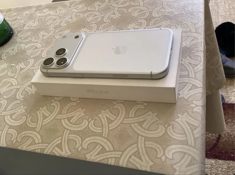 Iphone 17 pro max 256 gb (100% sikl 11) 3 Iphone 17 pro max 256 gb (100% sikl 11) 3