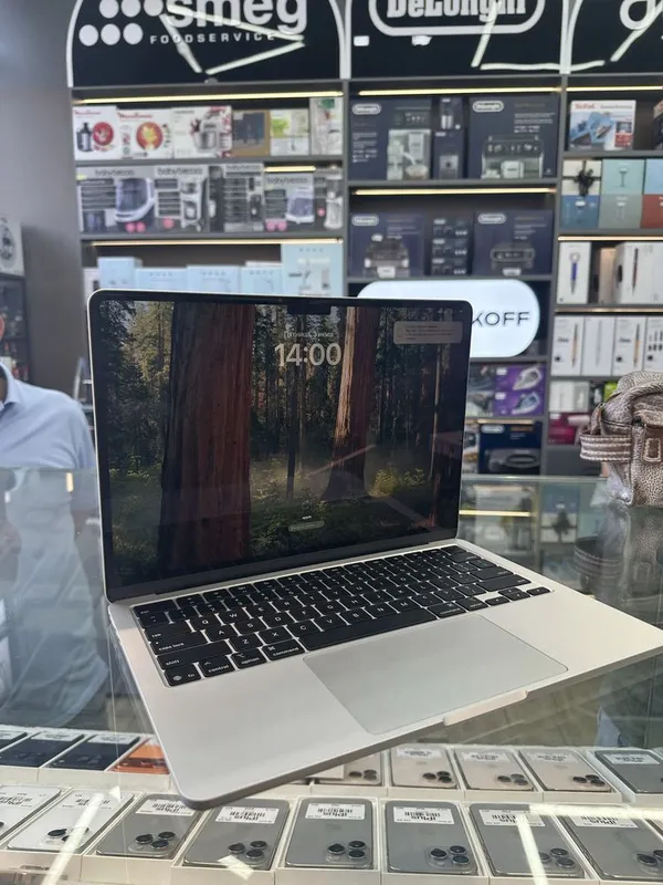 MacBook AirM4 16/256 2