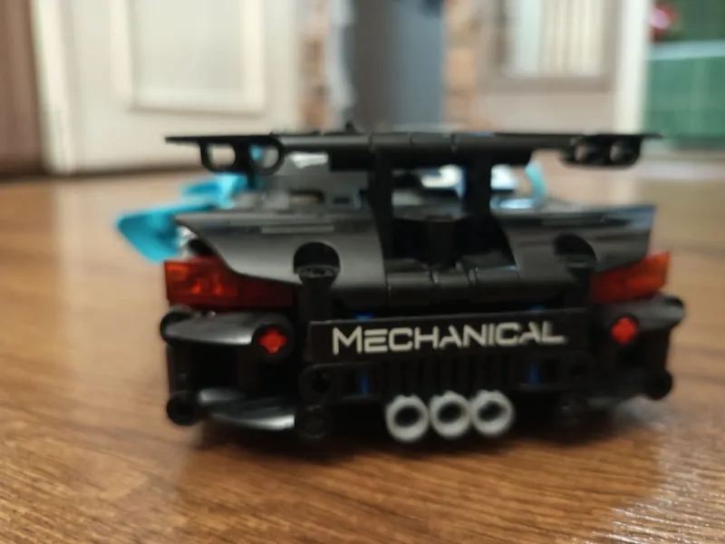 LEGO Бугатти Mechanic 4 LEGO Бугатти Mechanic 4