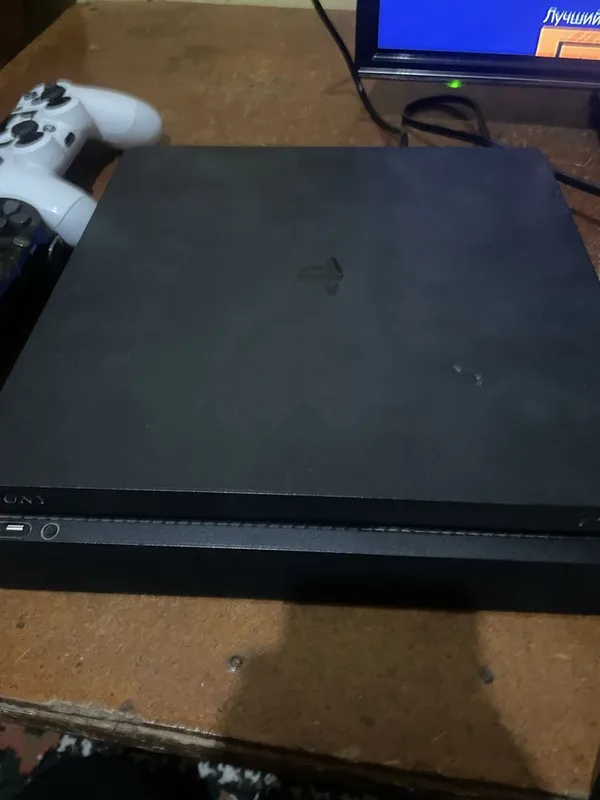 Sony playstation 4 slim 1 TB